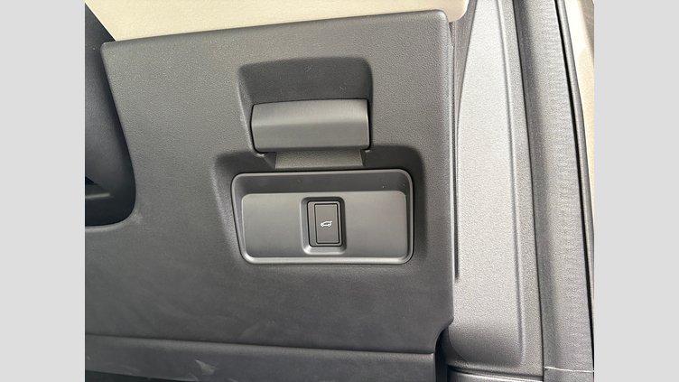 2024 認定中古車 Land Rover Discovery Sport シリコンシルバー D200マイルドハイブリッド（ディーゼル） S 