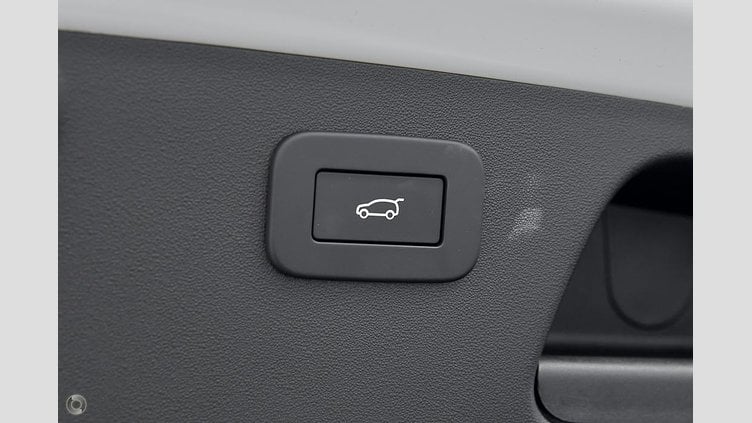 2024 Approved Jaguar E-Pace Fuji White P250 PETROL P250 R-DYNAMIC SE