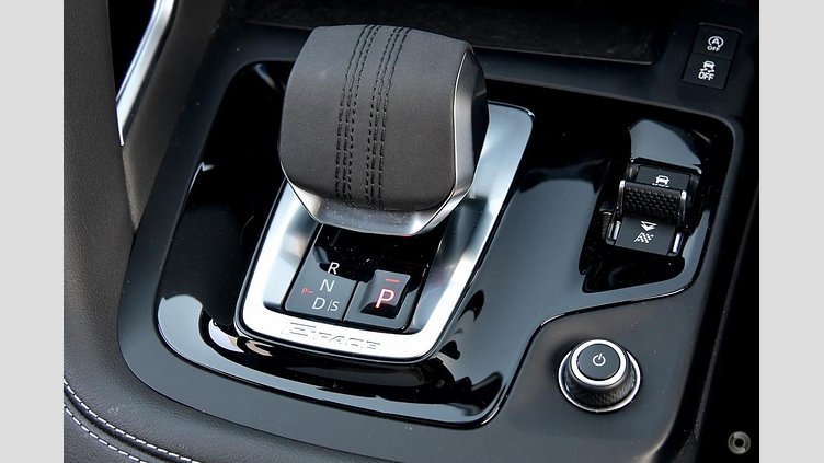 2024 Approved Jaguar E-Pace Fuji White P250 PETROL P250 R-DYNAMIC SE