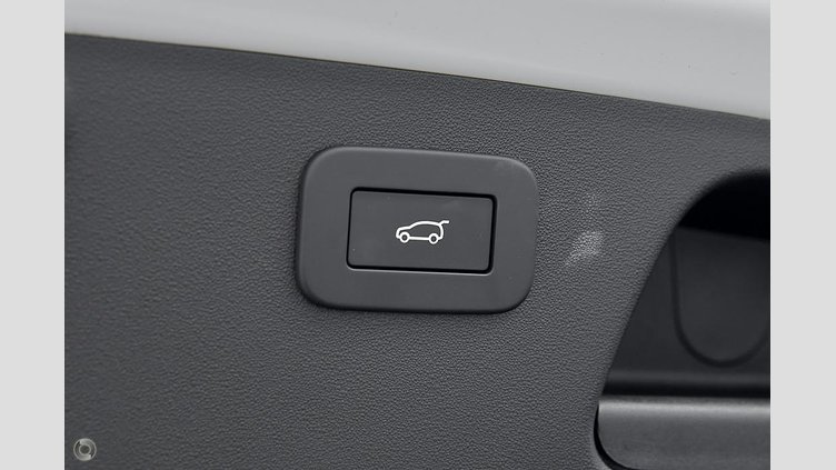 2024 Approved Jaguar E-Pace Fuji White P250 PETROL P250 R-DYNAMIC SE