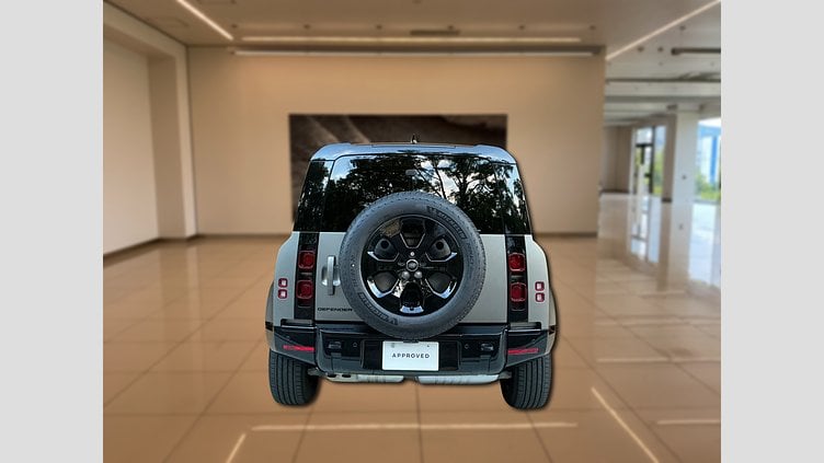 2025 認定中古車 Land Rover Defender 110 Silicon Silver AWD 8AT X-Dynamic SE