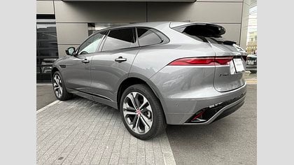 F-Pace 1