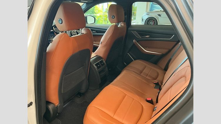 2022 認定中古車 Jaguar F-Pace Fuji White AWD R-DynamicSE Bluck