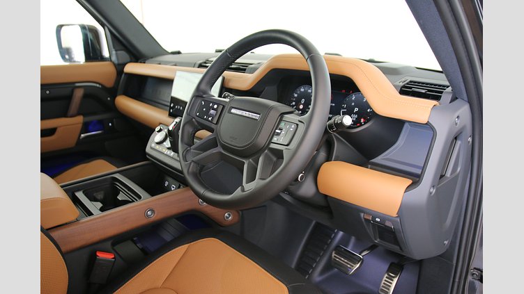 2024 認定中古車 Land Rover Defender 110 カルパチアングレイ D300 AWD（オートマチック） X-DYNAMIC HSE