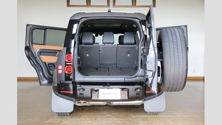 2024 認定中古車 Land Rover Defender 110 カルパチアングレイ D300 AWD（オートマチック） X-DYNAMIC HSE