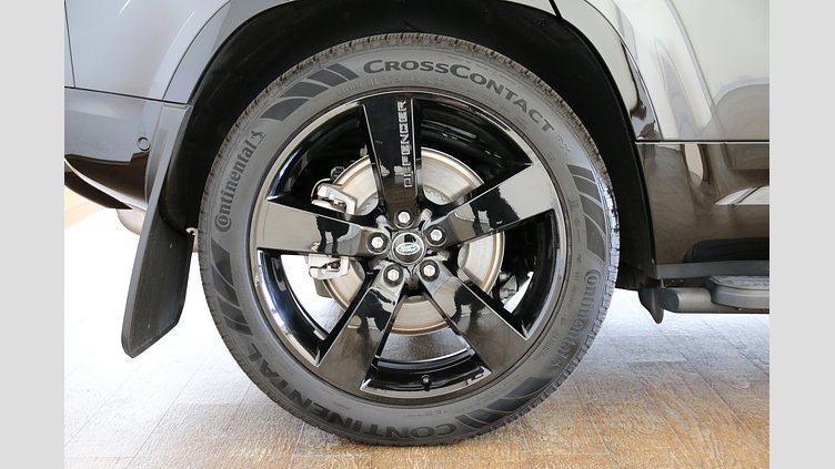 2024 認定中古車 Land Rover Defender 110 カルパチアングレイ D300 AWD（オートマチック） X-DYNAMIC HSE