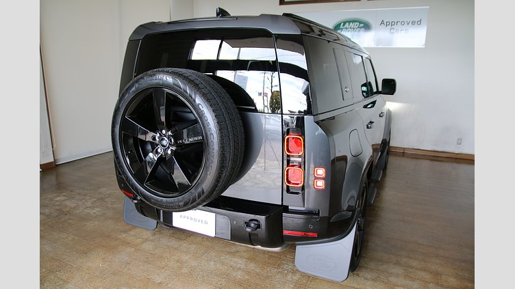 2024 認定中古車 Land Rover Defender 110 カルパチアングレイ D300 AWD（オートマチック） X-DYNAMIC HSE