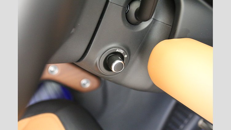 2024 認定中古車 Land Rover Defender 110 カルパチアングレイ D300 AWD（オートマチック） X-DYNAMIC HSE