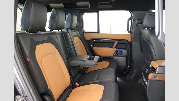 2024 認定中古車 Land Rover Defender 110 カルパチアングレイ D300 AWD（オートマチック） X-DYNAMIC HSE