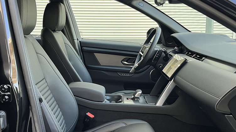 2025 新車 Land Rover Discovery Sport (1AG) Santorini Black 聖托里尼黑 P250 汽油輕油電混合 Standard Wheelbase Dynamic SE