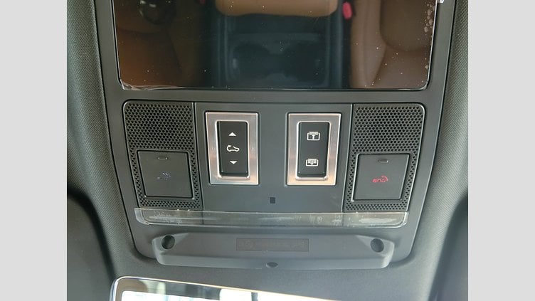 2023 認定中古車 Land Rover Defender 110 Carpathian Grey L663 5.0P AJ133G2 SC AWD 5DR SWB XV8 525PS V8