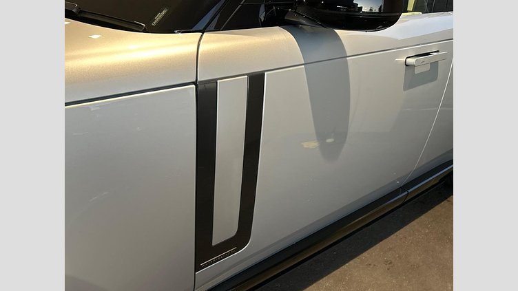 2024 認定中古車 Land Rover Range Rover Hakuba Silver D300 AWD Autobiography