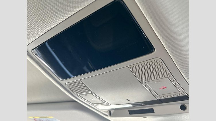 2024 認定中古車 Land Rover Defender 110 Fuji White P300　AWD SE