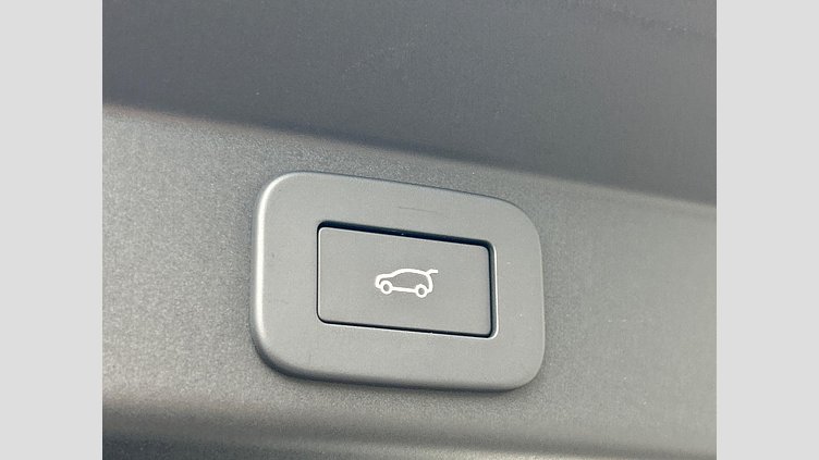 2024 認定中古車 Land Rover Range Rover Sport Fuji White D300 AWD Dynamic HSE