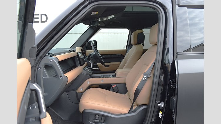 2025 認定中古車 Land Rover Defender 110 Santorini Black D350 AWD X-DYNAMIC HSE