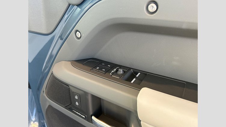 2024 認定中古車 Land Rover Defender 90 Tasman Blue D350　AWD X-Dynamic HSE