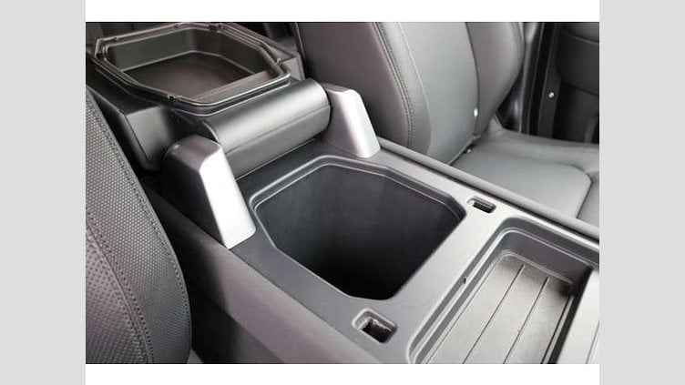 2023 認定中古車 Land Rover Defender 110 Carpathian Grey INGENIUM3.0L直列6気筒ディーゼルターボエンジン　４WD DynamicSE D300