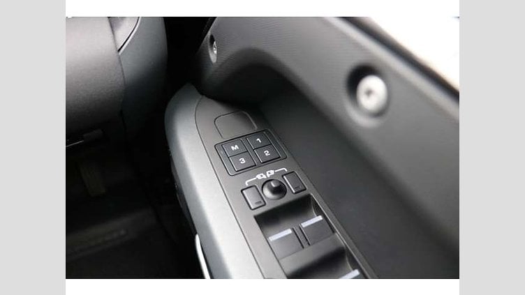 2023 認定中古車 Land Rover Defender 110 Carpathian Grey INGENIUM3.0L直列6気筒ディーゼルターボエンジン　４WD DynamicSE D300