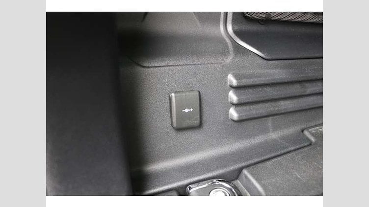 2023 認定中古車 Land Rover Defender 110 Carpathian Grey INGENIUM3.0L直列6気筒ディーゼルターボエンジン　４WD DynamicSE D300