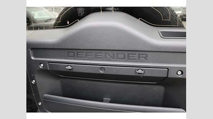 Defender 110 14