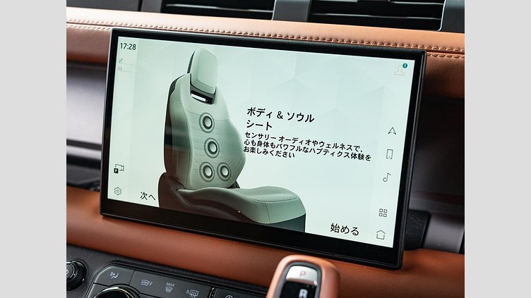 2025 認定中古車 Land Rover Defender 110 Charente Grey ガソリン １１０　ＯＣＴＡ　Ｖ８