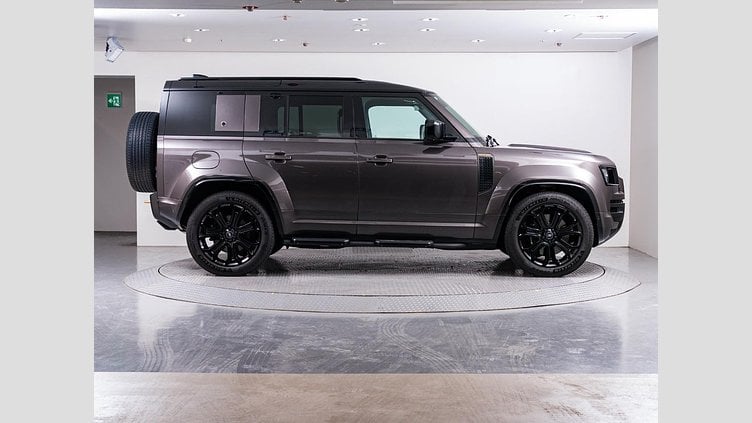 2025 認定中古車 Land Rover Defender 110 Charente Grey ガソリン １１０　ＯＣＴＡ　Ｖ８