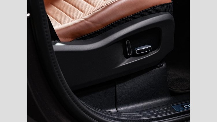 2025 認定中古車 Land Rover Defender 110 Charente Grey ガソリン １１０　ＯＣＴＡ　Ｖ８