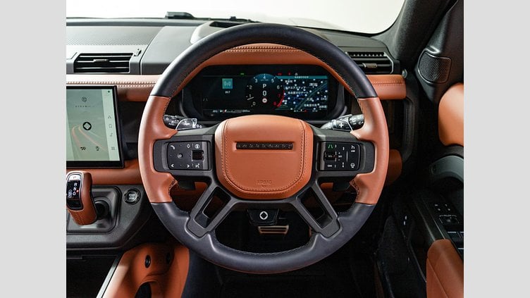 2025 認定中古車 Land Rover Defender 110 Charente Grey ガソリン １１０　ＯＣＴＡ　Ｖ８