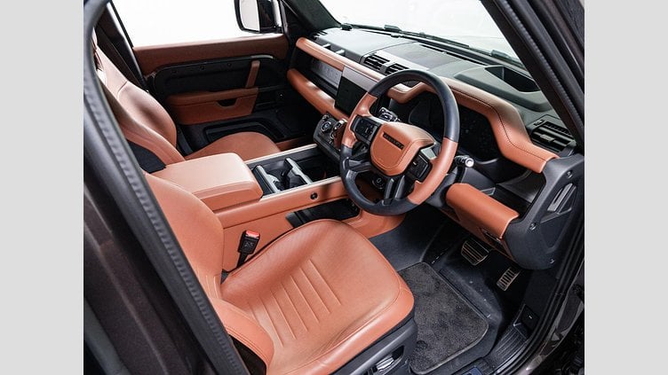 2025 認定中古車 Land Rover Defender 110 Charente Grey ガソリン １１０　ＯＣＴＡ　Ｖ８