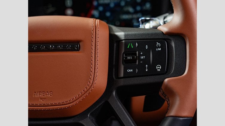 2025 認定中古車 Land Rover Defender 110 Charente Grey ガソリン １１０　ＯＣＴＡ　Ｖ８