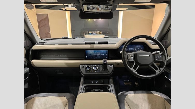 2021 認定中古車 Land Rover Defender 110 Fuji White ３．０ディーゼルターボ　マイルドハイブリッド　３００PS D300　X-DYnamic SE