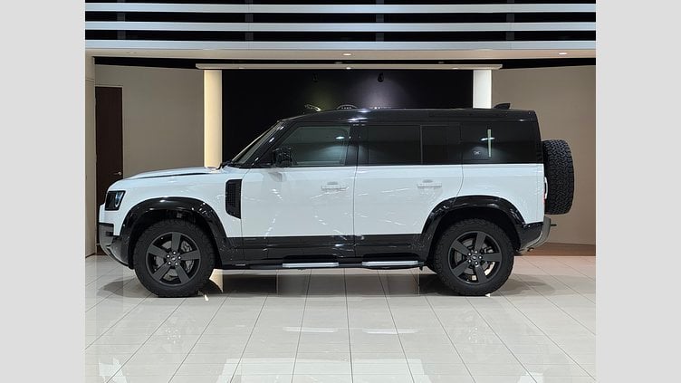 2021 認定中古車 Land Rover Defender 110 Fuji White ３．０ディーゼルターボ　マイルドハイブリッド　３００PS D300　X-DYnamic SE