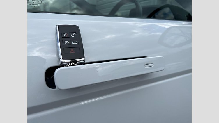 2019 認定中古車 Land Rover Range Rover Evoque Yulong White P250　AWD R-Dynamic HSE