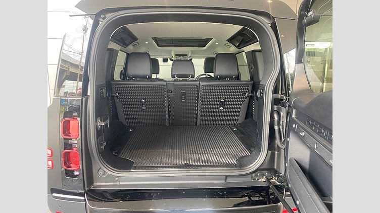 2024 認定中古車 Land Rover Defender 110 Santorini Black オートマチック イースナーダークエディション