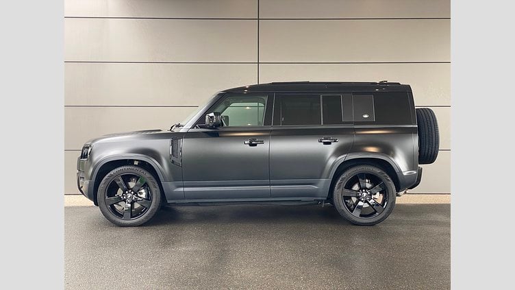 2024 認定中古車 Land Rover Defender 110 Santorini Black オートマチック イースナーダークエディション