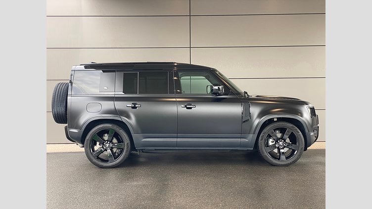 2024 認定中古車 Land Rover Defender 110 Santorini Black オートマチック イースナーダークエディション