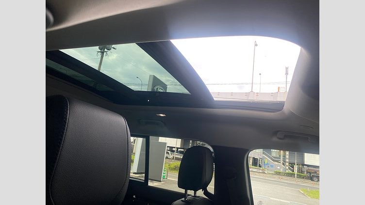 2024 認定中古車 Land Rover Defender 110 Santorini Black オートマチック イースナーダークエディション