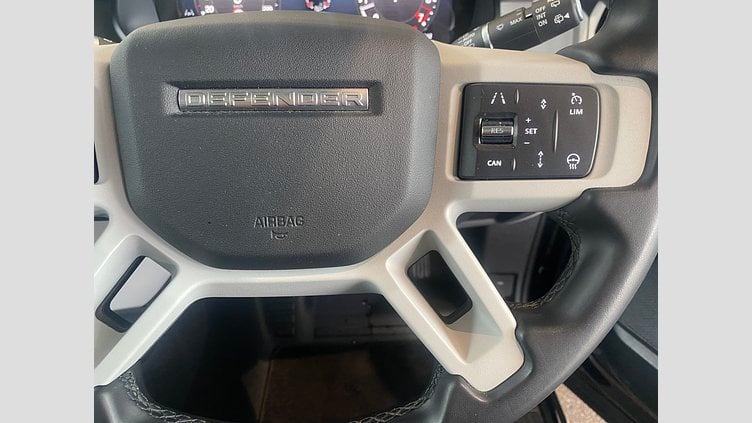 2024 認定中古車 Land Rover Defender 110 Santorini Black オートマチック イースナーダークエディション