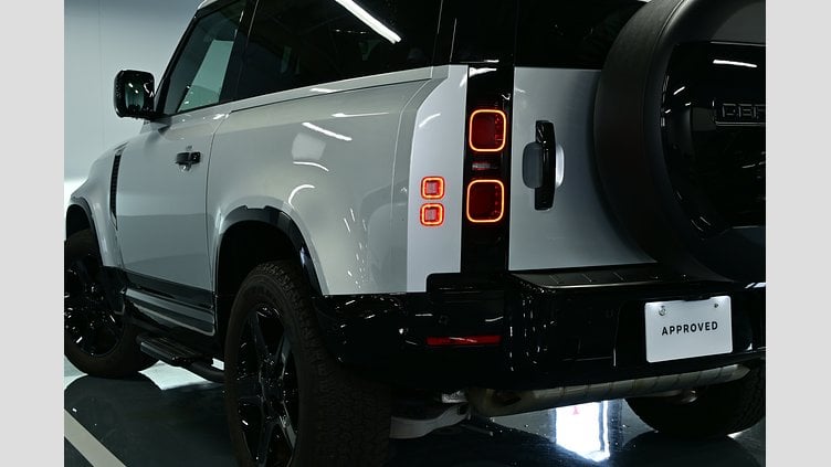 2021 認定中古車 Land Rover Defender 90 Hakuba Silver P300
 90  SE