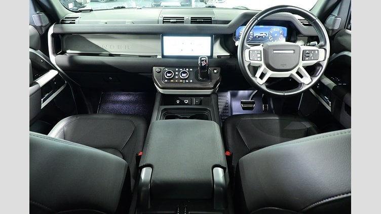 2021 認定中古車 Land Rover Defender 90 Hakuba Silver P300
 90  SE