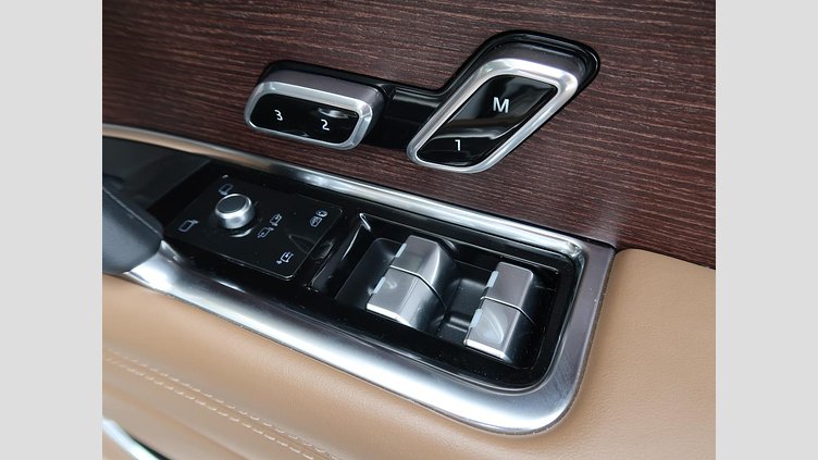 2023 認定中古車 Land Rover Range Rover Hakuba Silver ディーゼルターボ オートバイオグラフィー Ｄ３００ スタンダードホイールベース