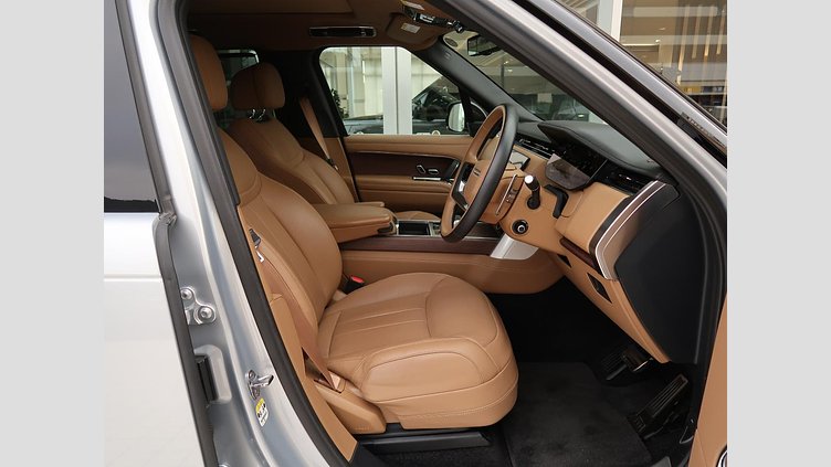 2023 認定中古車 Land Rover Range Rover Hakuba Silver ディーゼルターボ オートバイオグラフィー Ｄ３００ スタンダードホイールベース