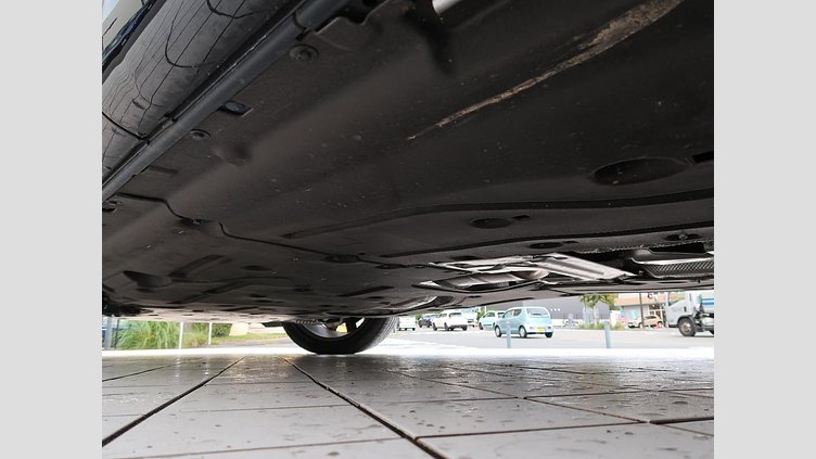 2023 認定中古車 Land Rover Range Rover Hakuba Silver ディーゼルターボ オートバイオグラフィー Ｄ３００ スタンダードホイールベース