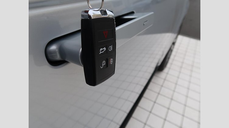 2023 認定中古車 Land Rover Range Rover Hakuba Silver ディーゼルターボ オートバイオグラフィー Ｄ３００ スタンダードホイールベース