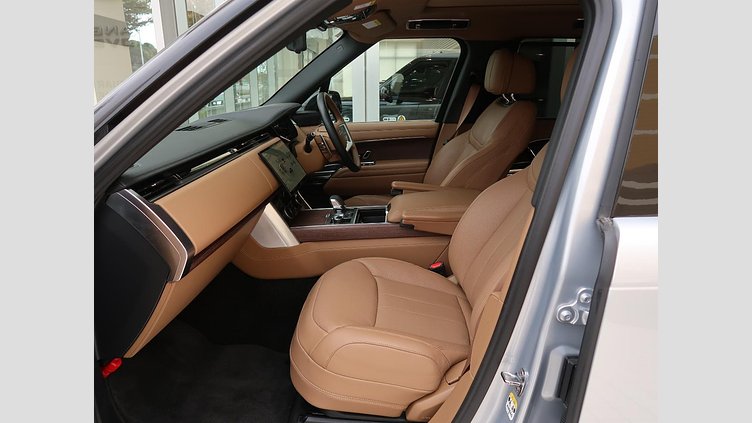 2023 認定中古車 Land Rover Range Rover Hakuba Silver ディーゼルターボ オートバイオグラフィー Ｄ３００ スタンダードホイールベース