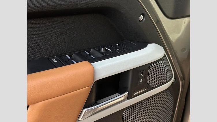 2024 APPROVED Land Rover Defender 110 Silicon Silver D250 AWD AUTOMATIC MHEV X-DYNAMIC HSE