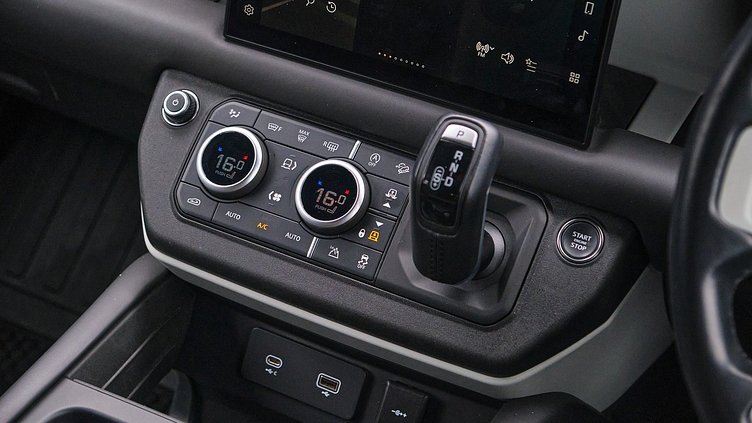 2023 Approved Land Rover Defender 130 Pangea Green 130 D300 HSE