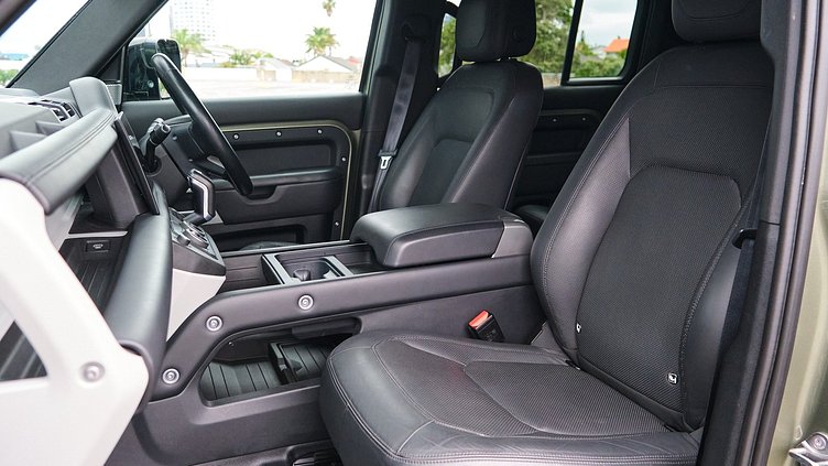 2023 Approved Land Rover Defender 130 Pangea Green 130 D300 HSE