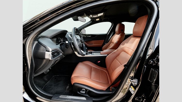 2022 Approved Jaguar XE Santorini Black X760 2.0 AJ20 P4M RWD 4DR SWB 250LE Auto HF760/352BY 22MY R-Dynamic SE P250