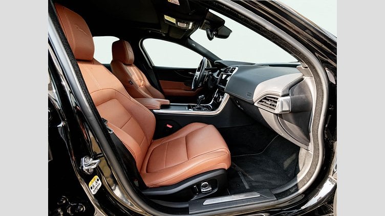 2022 Approved Jaguar XE Santorini Black X760 2.0 AJ20 P4M RWD 4DR SWB 250LE Auto HF760/352BY 22MY R-Dynamic SE P250